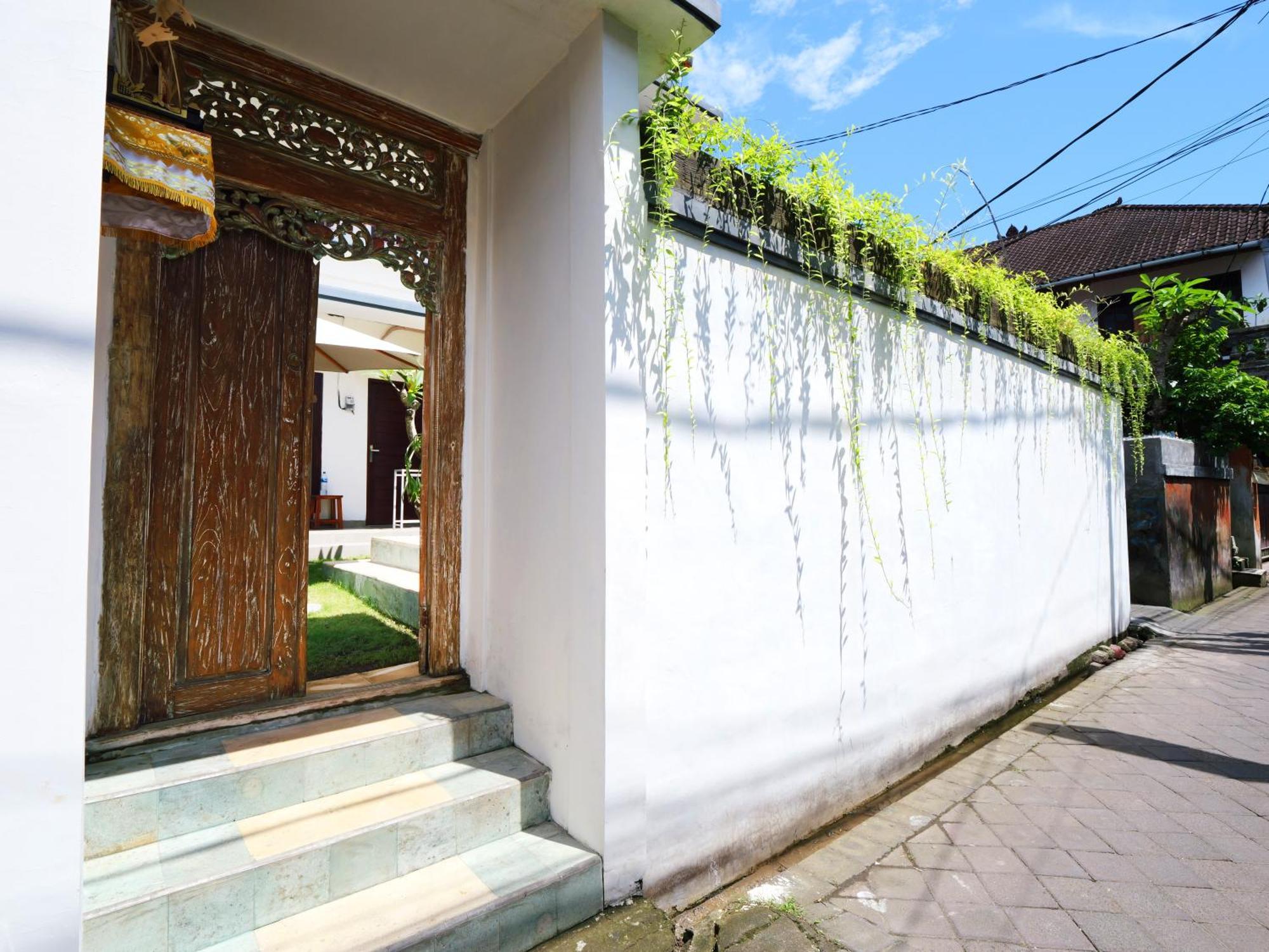 Ken Ken Guest House Seminyak  Exterior photo